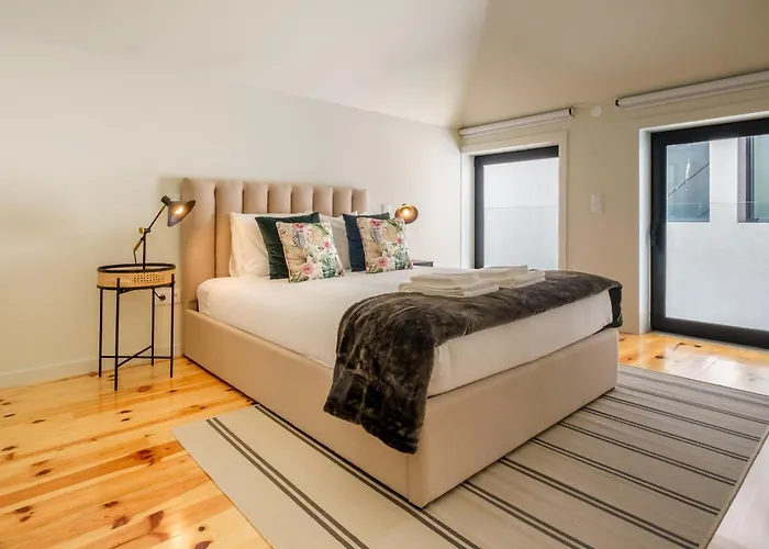 Luxury Style 4 With Ac Downtown Near Metro *