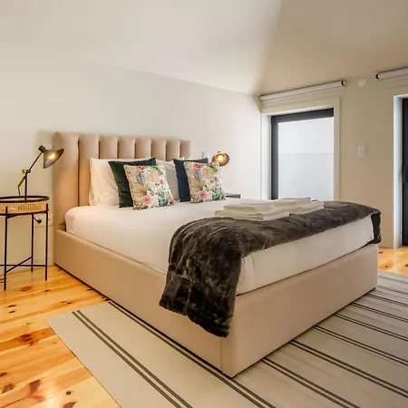 Luxury Style 4 With Ac Downtown Near Metro *