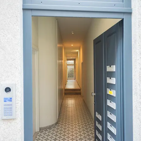 Luxury Style 4 With Ac Downtown Near Metro *