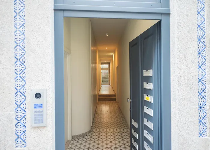 Luxury Style 4 With Ac Downtown Near Metro *