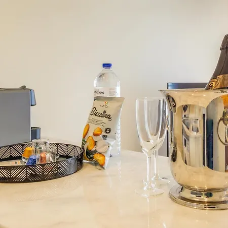 Luxury Style 4 With Ac Downtown Near Metro *